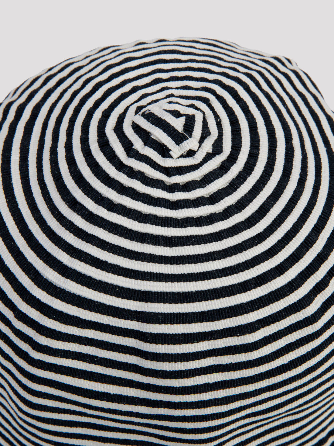 Striped cloche navy hat - Grevi