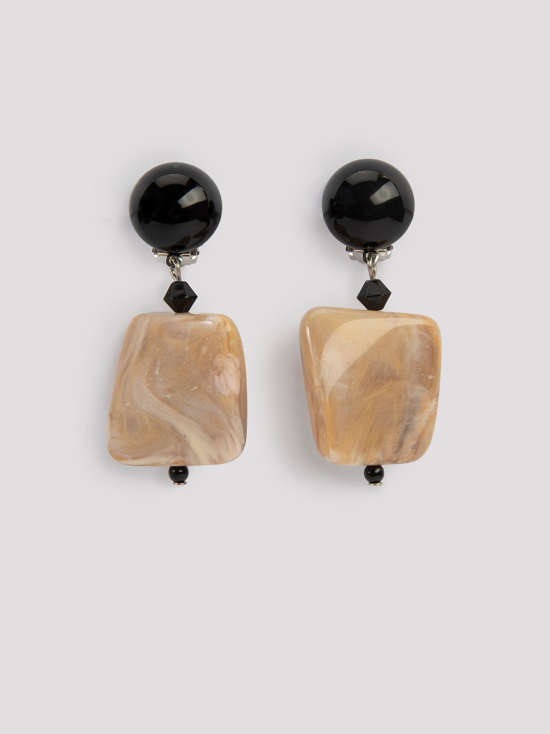 Square clip earrings beige - Angela Caputi