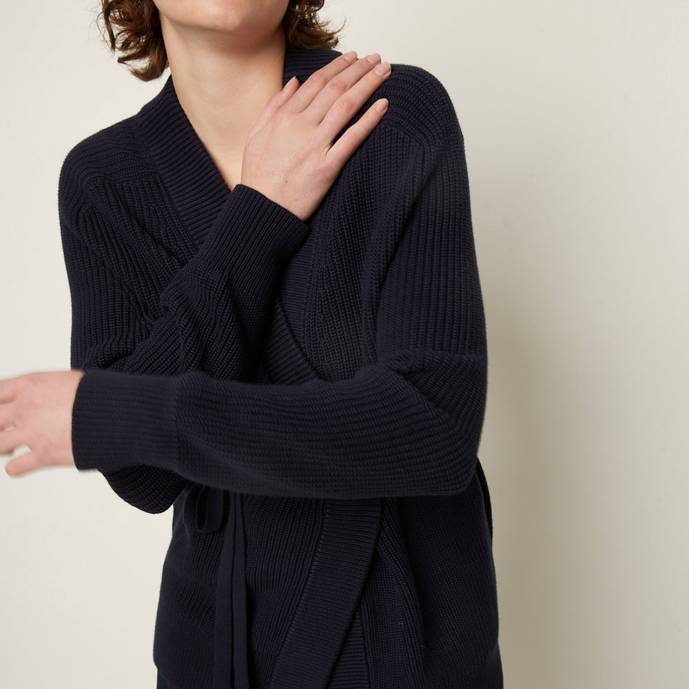 
                      
                        Mako Cardi 25p Navy
                      
                    
