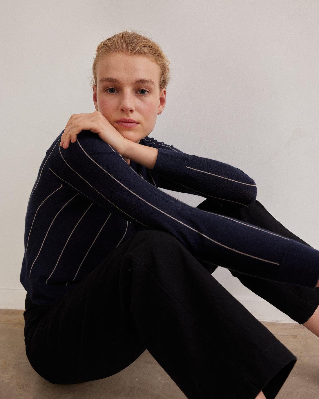 Meri48 Cardi V 23a Navy