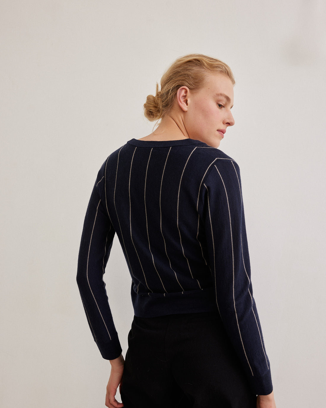 Meri48 Cardi V 23a Navy