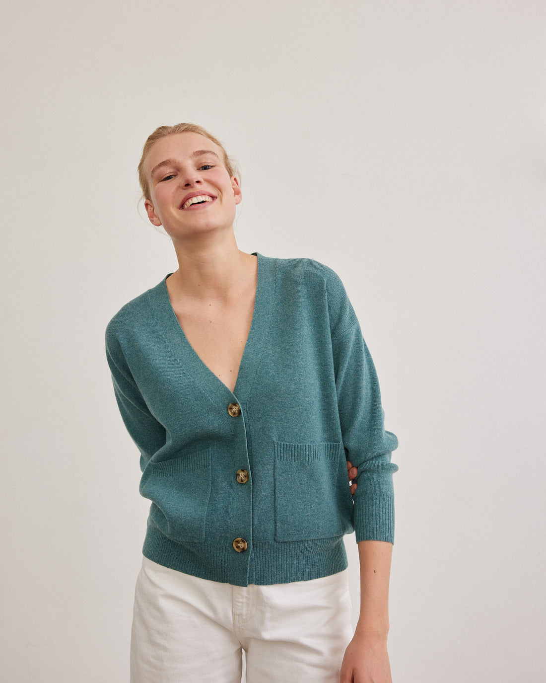 Shirley Cardi V 23a Aqua