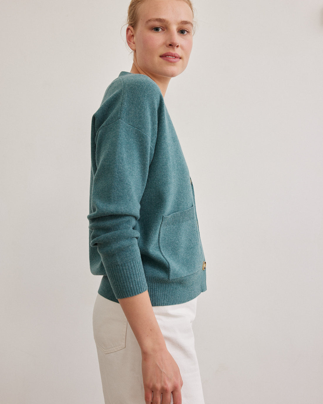Shirley Cardi V 23a Aqua