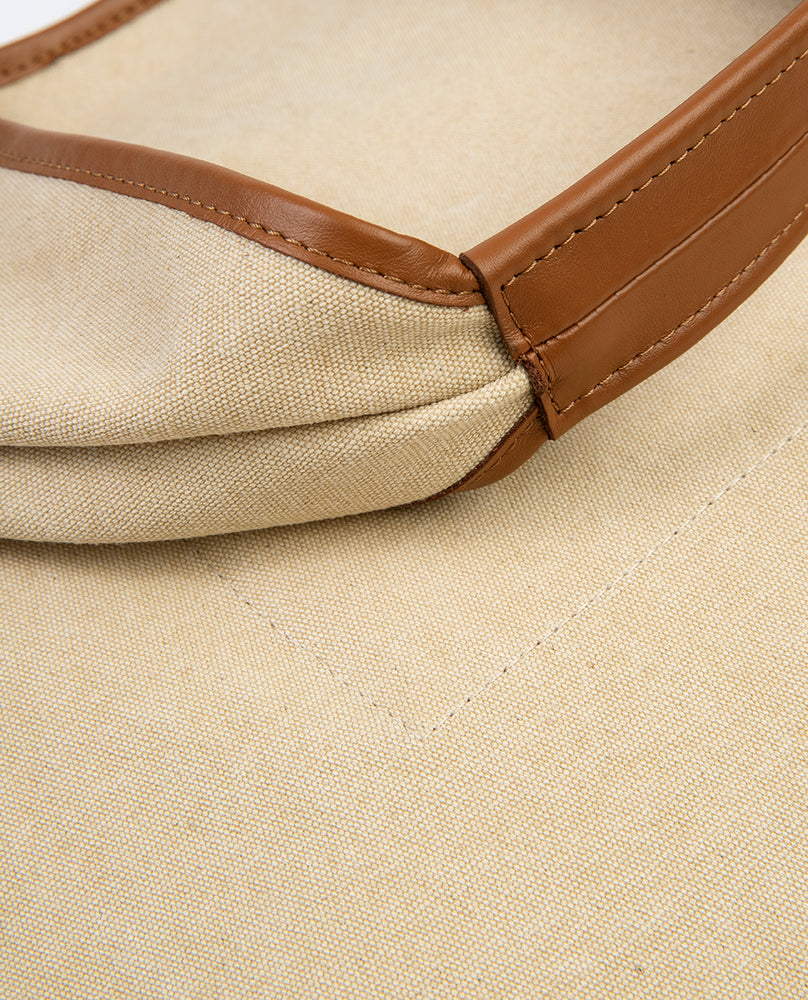 
                      
                        Sac triangle en toile - Arron
                      
                    
